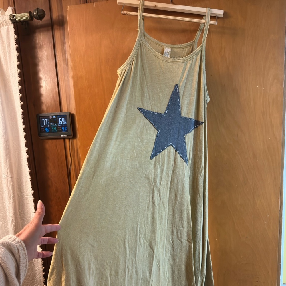 Magnolia Pearl Star Appliqué Lana Dress